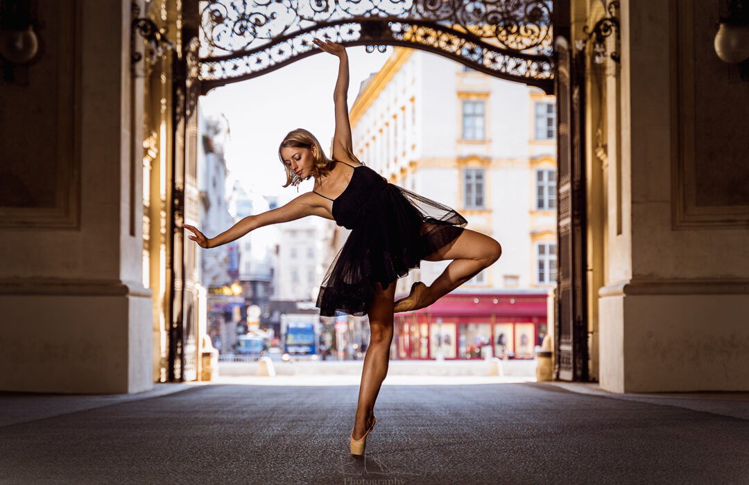 Natascha Mair, principal dancer from Vienna, photoshoot in the streets of Vienna. Ballet Photography Budapest. Ballet Photography Vienna. Raul Duran
